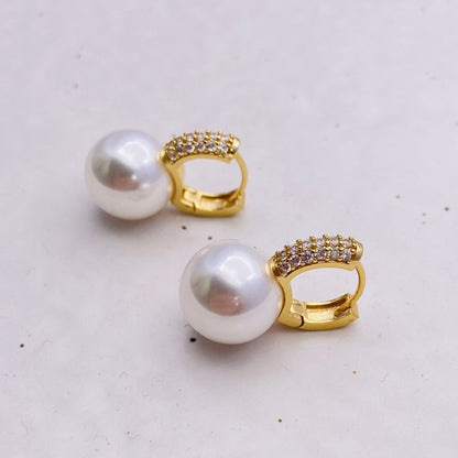 2025 New Cute Pearl Studs Hoop Earrings for Women Gold Color Eardrop Minimalist Tiny Huggies Hoops Wedding Fashion Jewelry